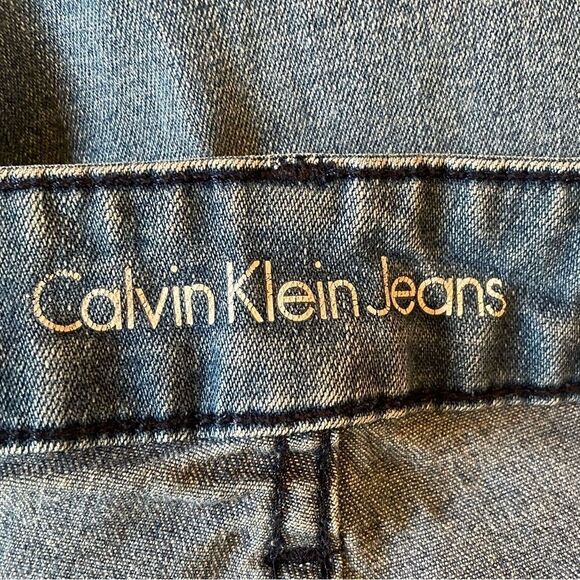 Calvin Klein Ultimate Skinny Jeans size 4 medium wash - Picture 4 of 6